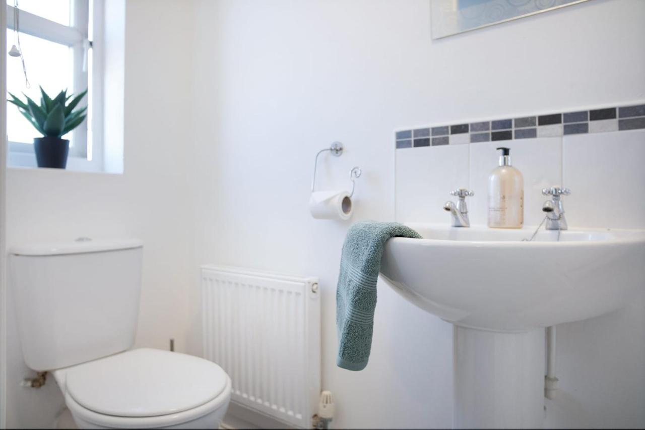 Charming 3 Bedroom House In Hartlepool, Sleeps 5 Apartment Hartlepool