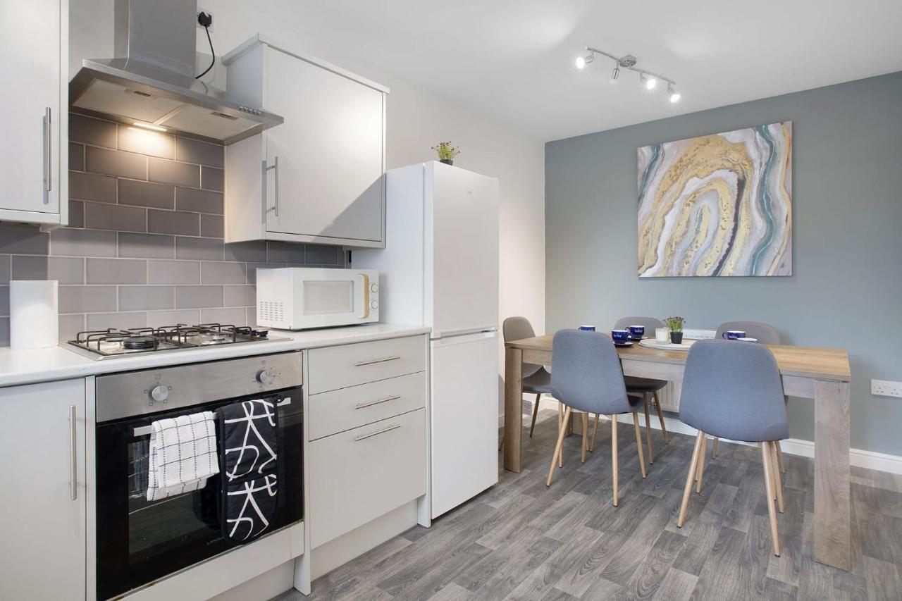 Apartment Charming 3 Bedroom House In Hartlepool, Sleeps 5 *